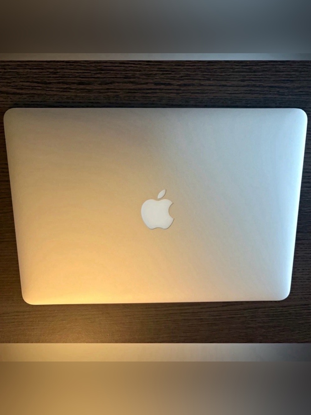 Apple Air Laptop MJVE2LL/A 128 GB in Silver Finish with White Logo
